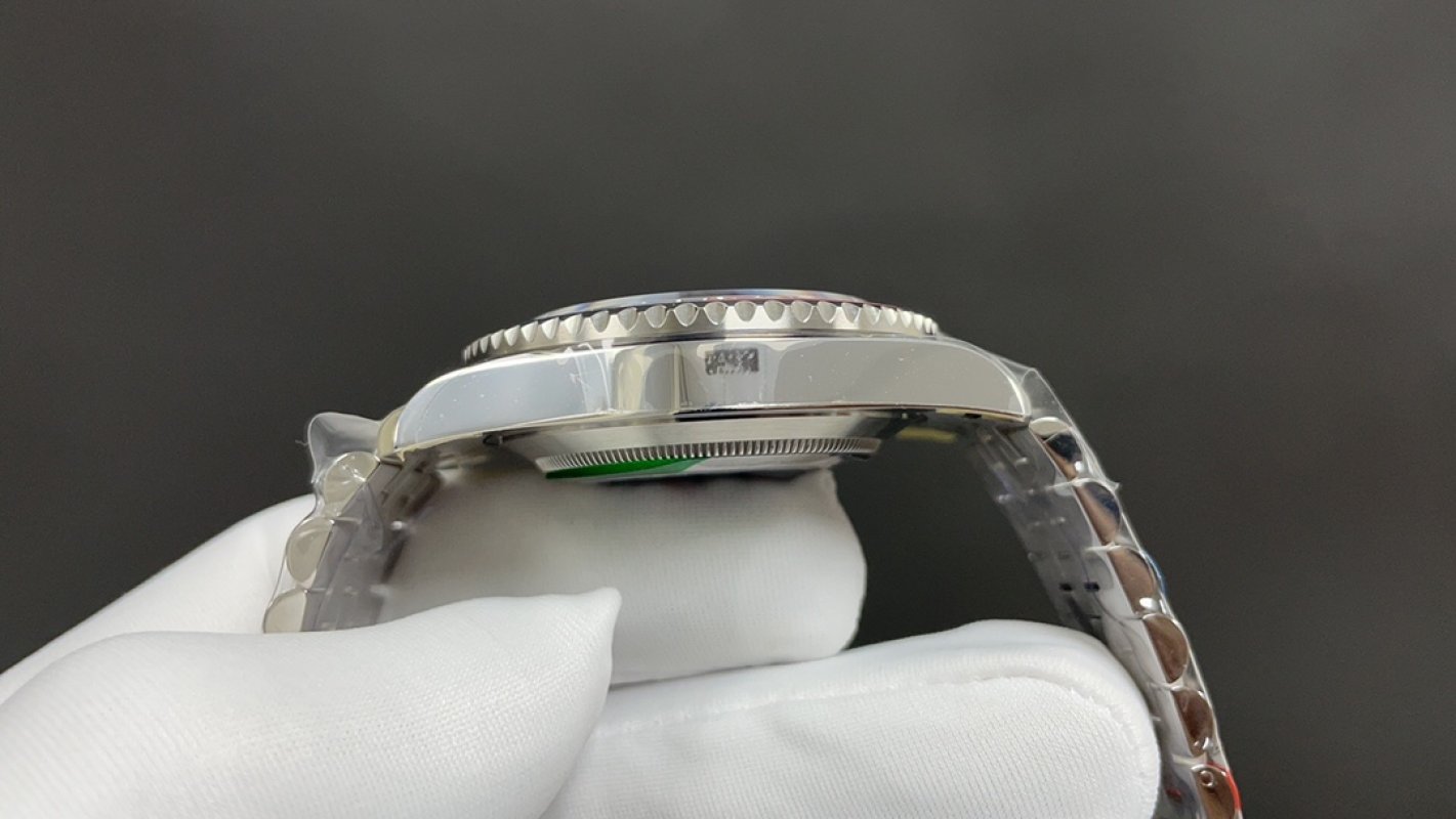 Rolex GMT-Master II Pepsi 40mm Steel Watch view