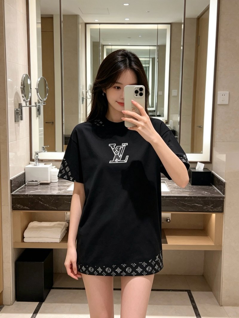 Louis Vuitton LV Embroidered Black T-Shirt