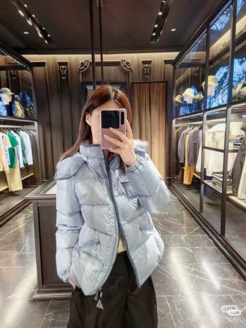 Light Blue Puffer Down Jacket with Quilted Design