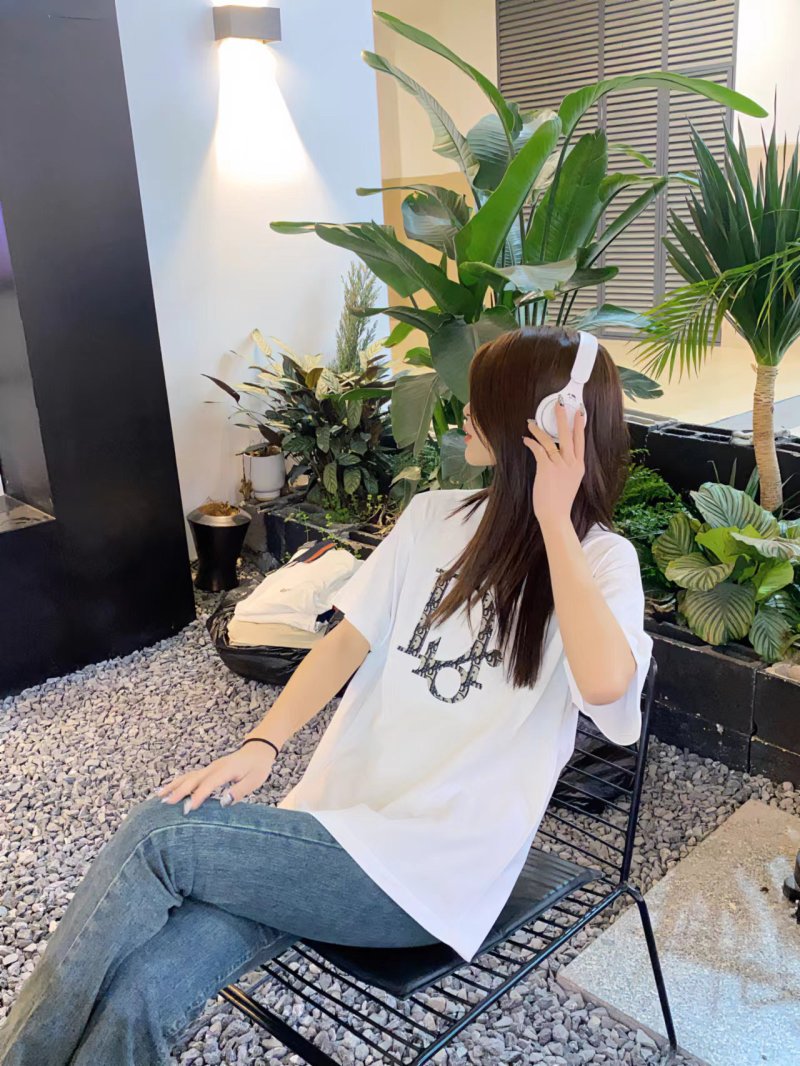 White Graphic Print Short Sleeve T-Shirt view
