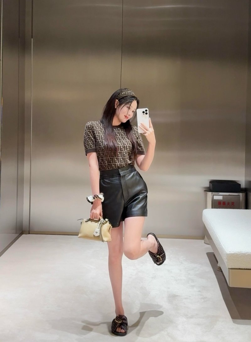 Monogram Pattern Short Sleeve T-Shirt Brown view