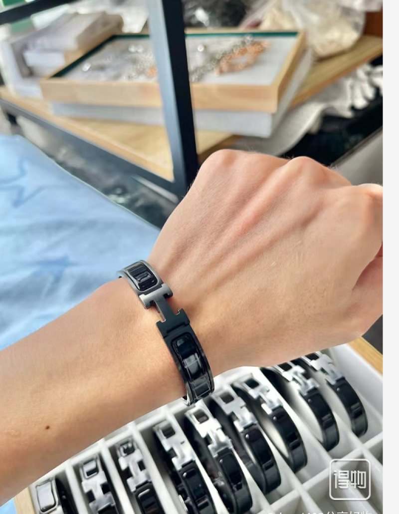 Hermès Enamel Bangle Bracelet - Black & White view