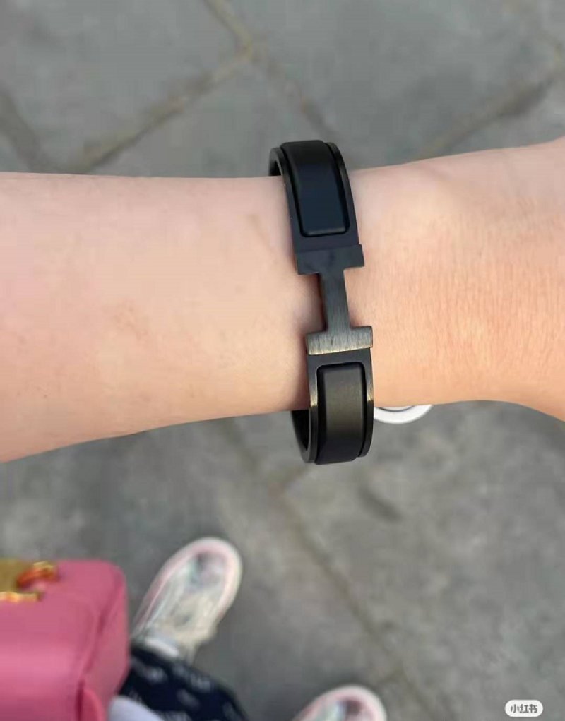 Hermès Enamel Bangle Bracelet - Black & White view