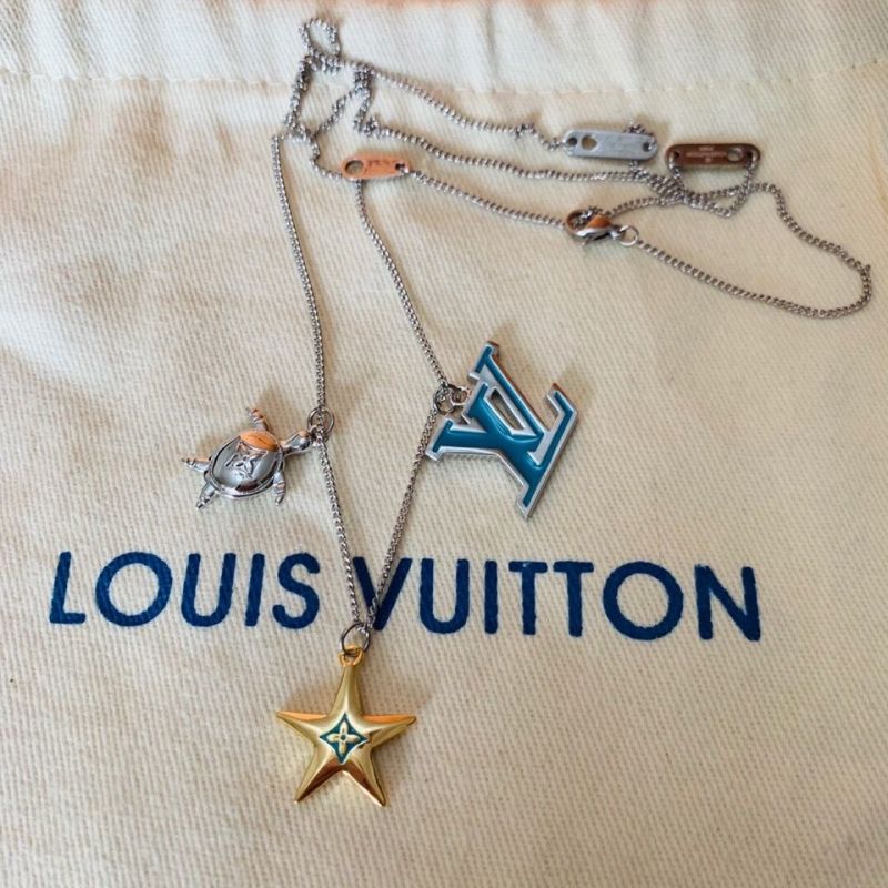 Louis Vuitton Multi-Charm Turtle Star Pendant Necklace Silver Gold view
