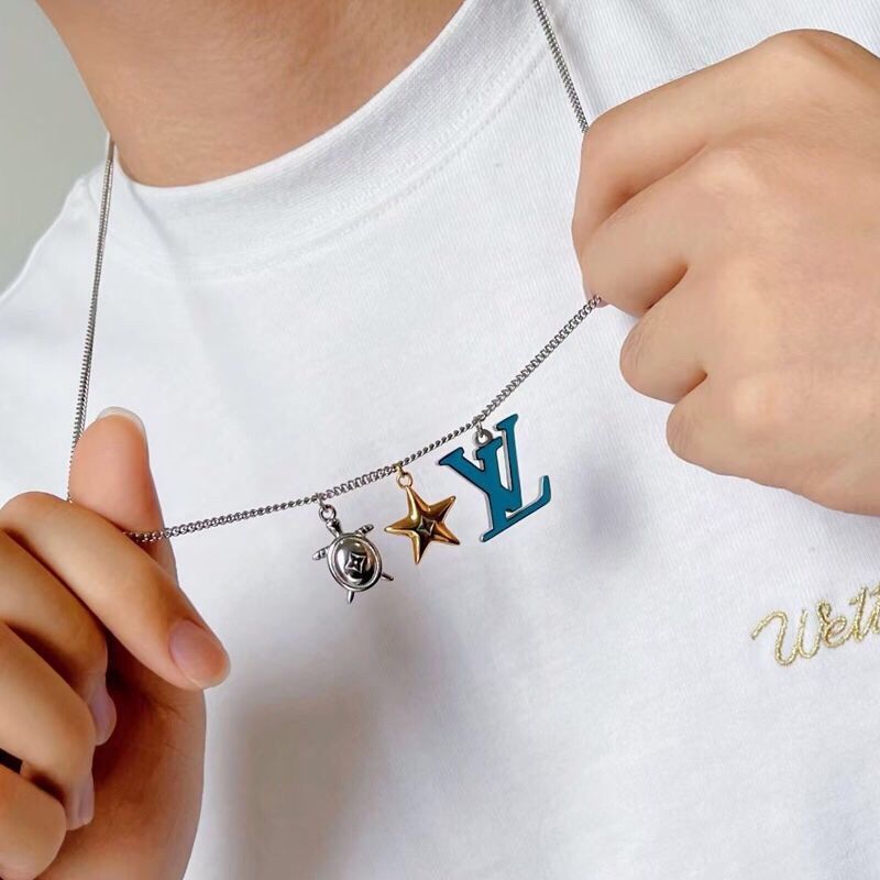 Louis Vuitton Multi-Charm Turtle Star Pendant Necklace Silver Gold view