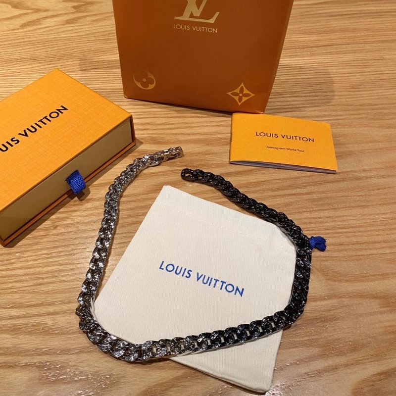 Louis Vuitton Slim Cuban Chain Necklace Black