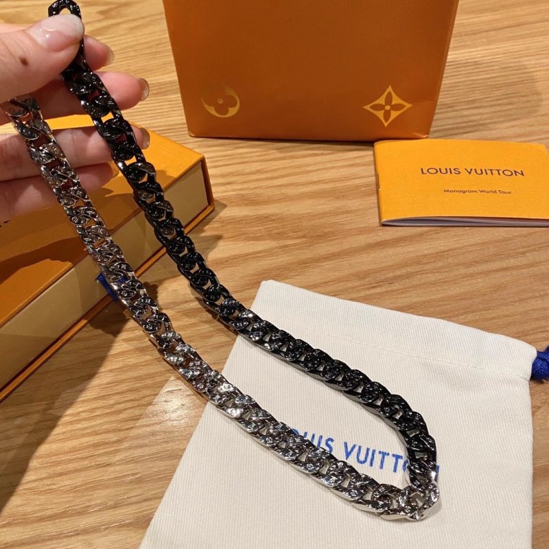Louis Vuitton Slim Cuban Chain Necklace Black view