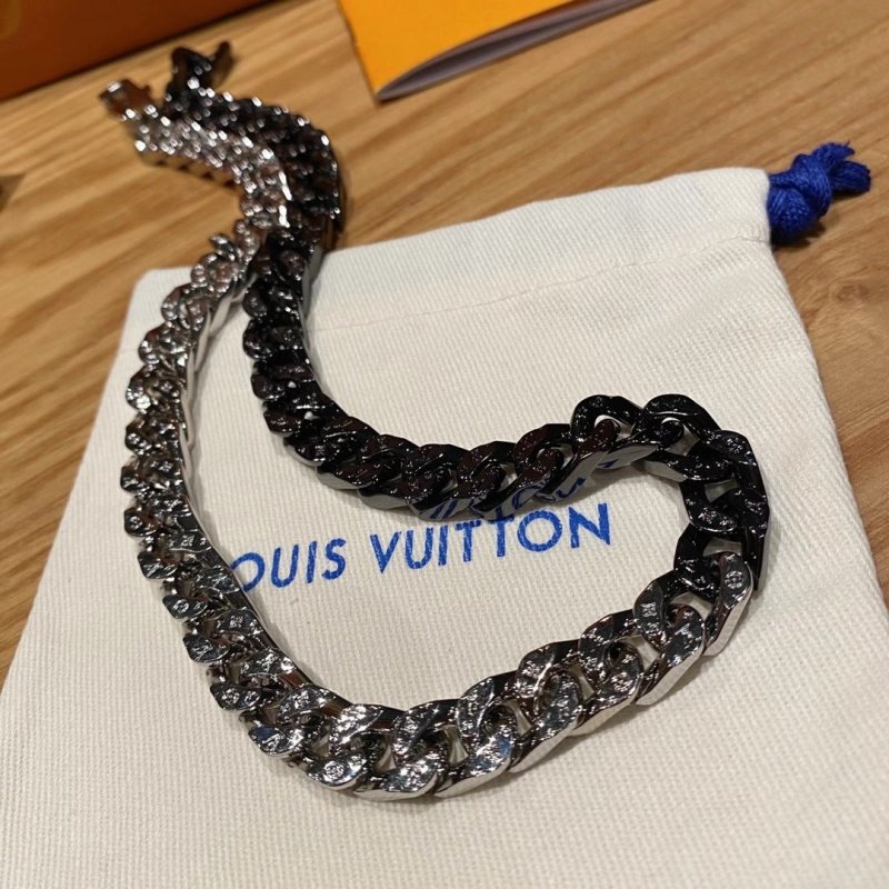 Louis Vuitton Slim Cuban Chain Necklace Black view