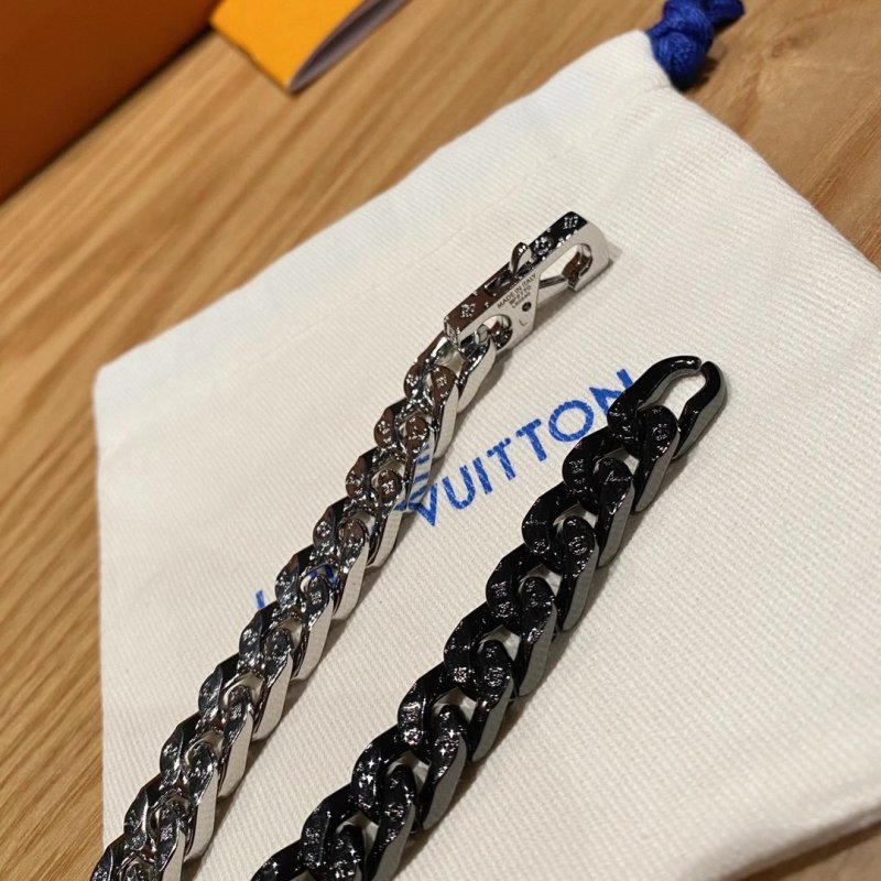 Louis Vuitton Slim Cuban Chain Necklace Black view