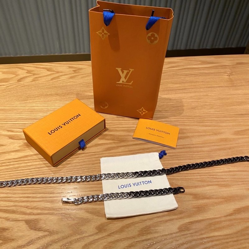 Louis Vuitton Slim Cuban Chain Necklace Black view