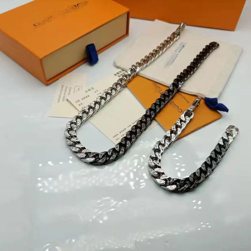 Louis Vuitton Slim Cuban Chain Necklace Black view
