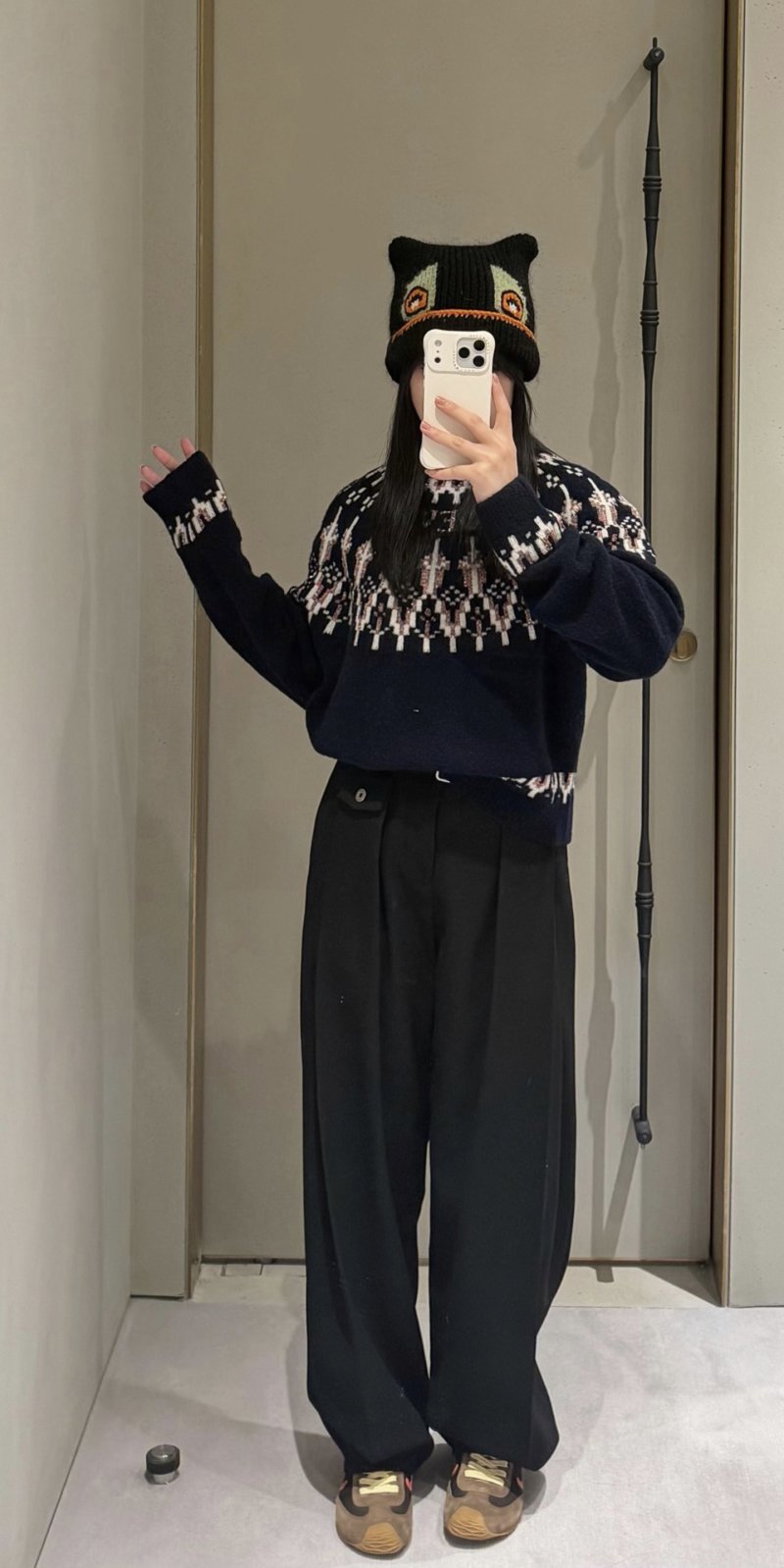 Black Wide-Leg Trousers with Belt view