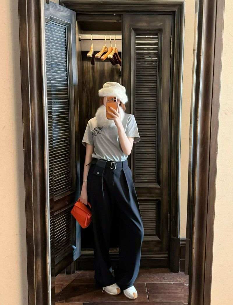 Black Wide-Leg Trousers with Belt view