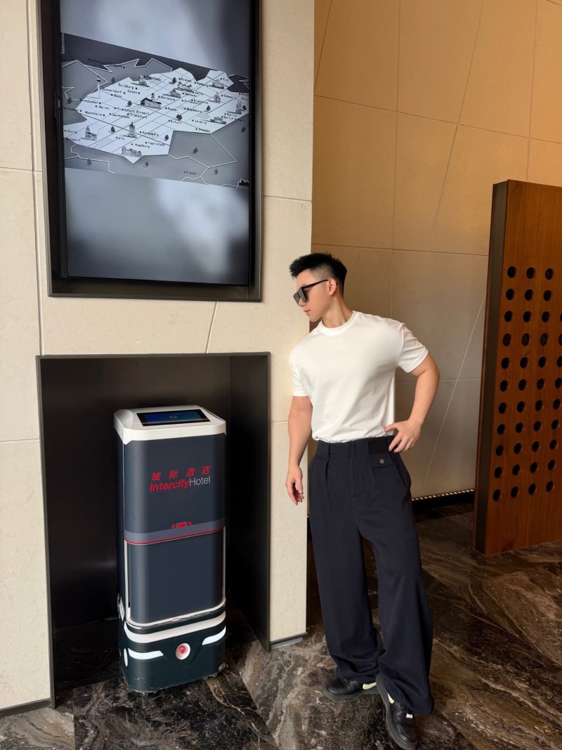 Black Wide-Leg Trousers with Belt view