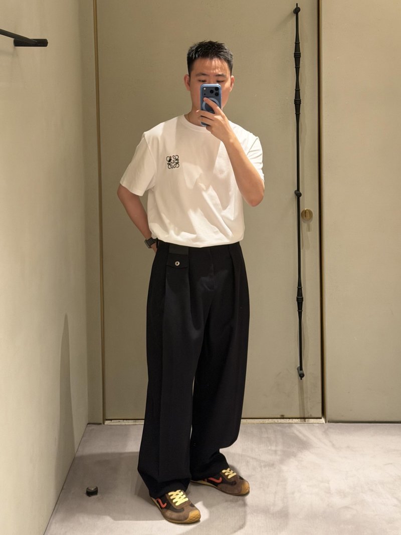 Black Wide-Leg Trousers with Belt view