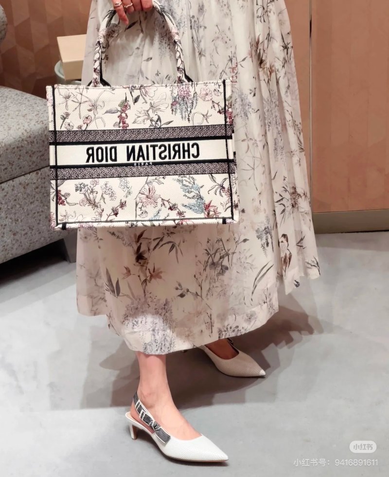 Dior Book Tote Fall25 Cream Floral Canvas view
