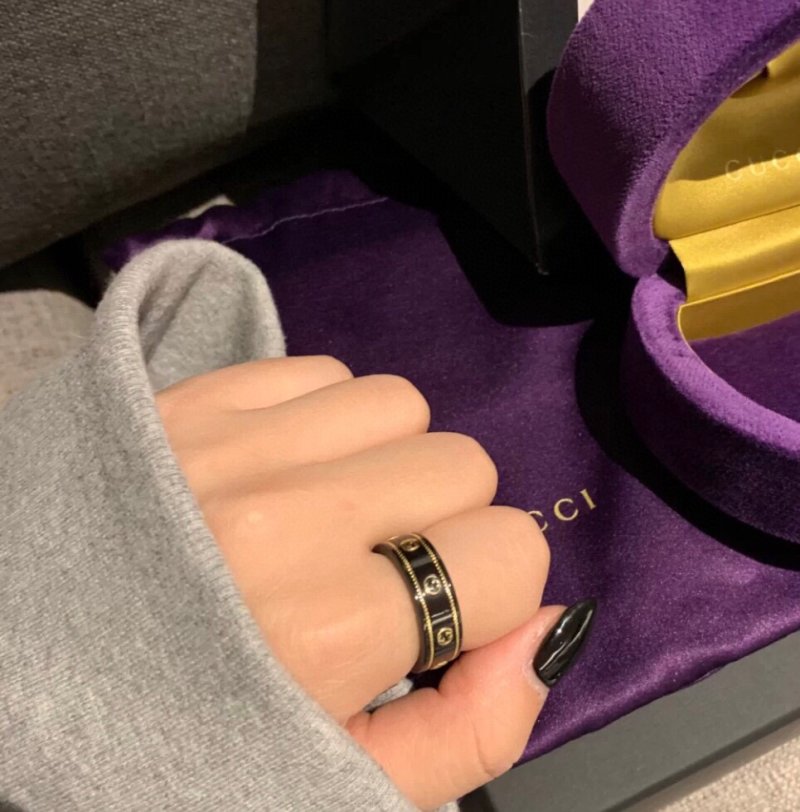 Gucci Double G Ceramic Ring Black view