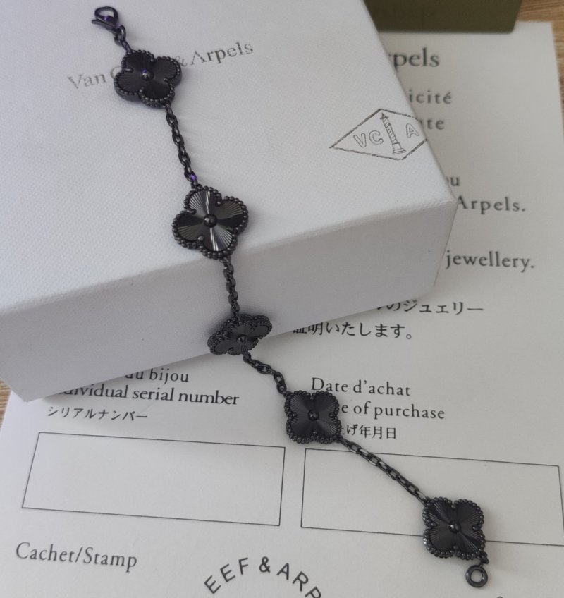 Van Cleef & Arpels Vintage Alhambra Black Clover Bracelet view