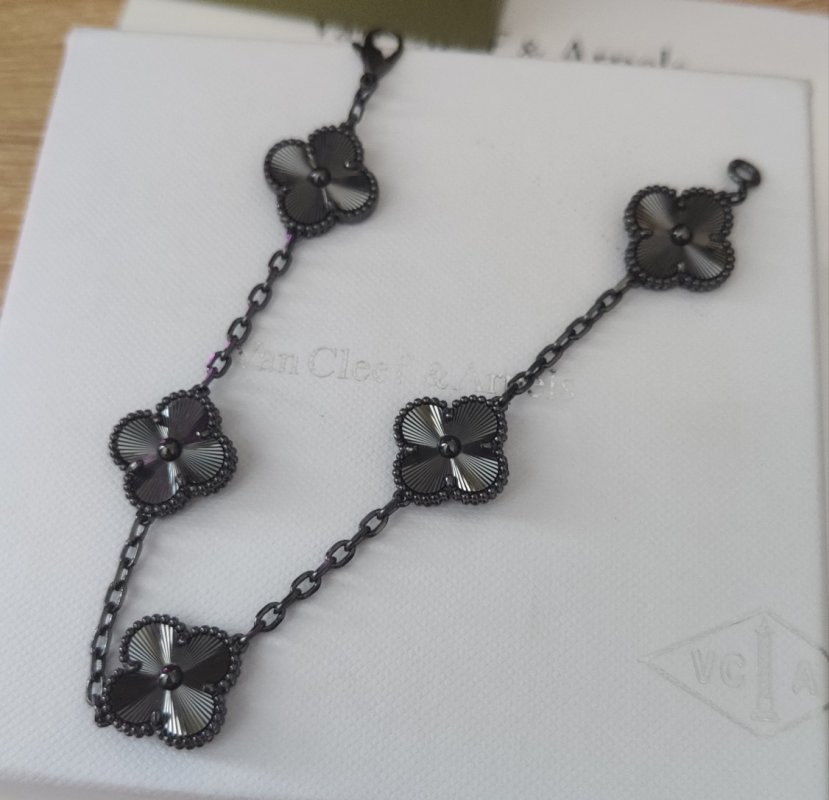 Van Cleef & Arpels Vintage Alhambra Black Clover Bracelet view