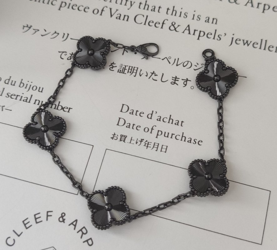 Van Cleef & Arpels Vintage Alhambra Black Clover Bracelet view