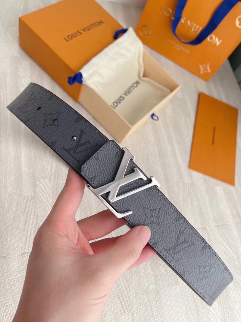 Louis Vuitton LV Initials Grey Calf Leather Belt 4.0cm view