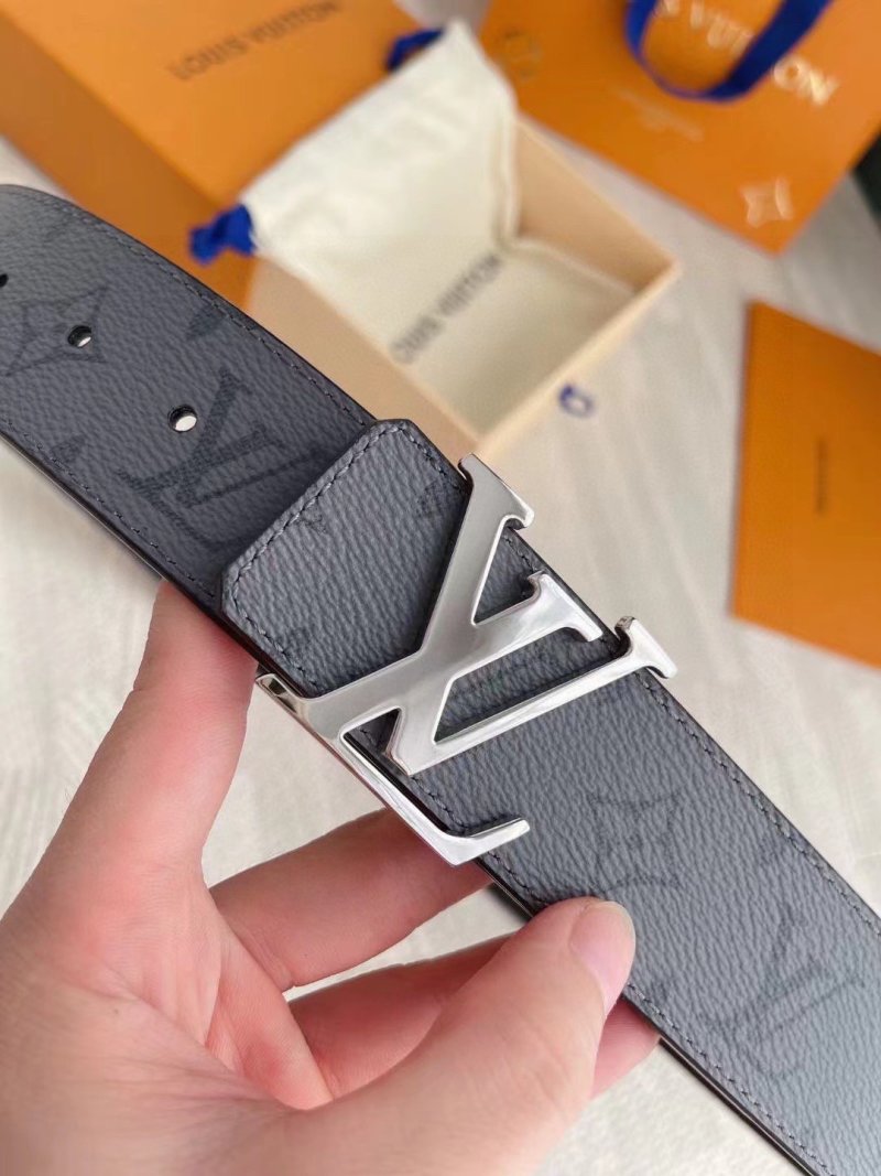 Louis Vuitton LV Initials Grey Calf Leather Belt 4.0cm view