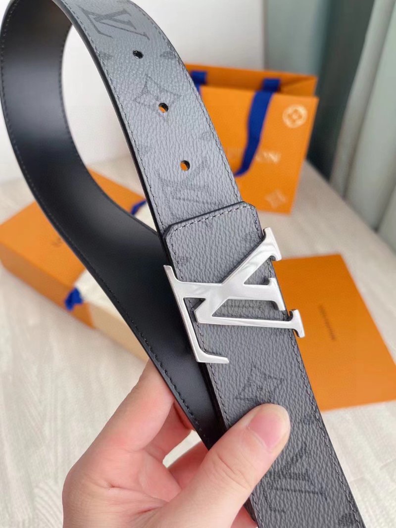 Louis Vuitton LV Initials Grey Calf Leather Belt 4.0cm view