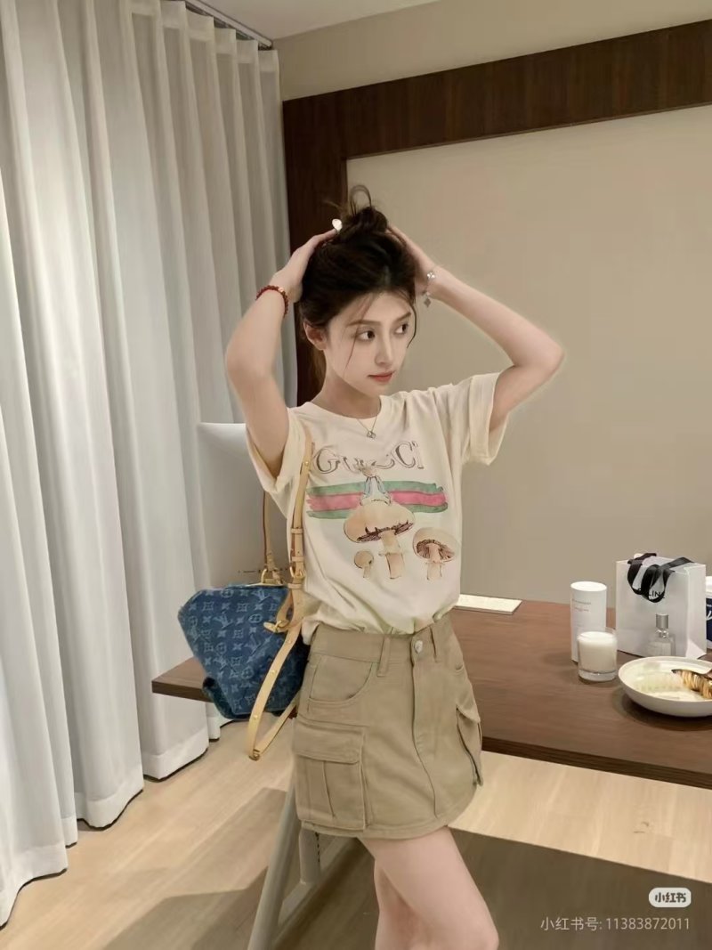 Gucci Cream Mushroom Graphic T-Shirt view