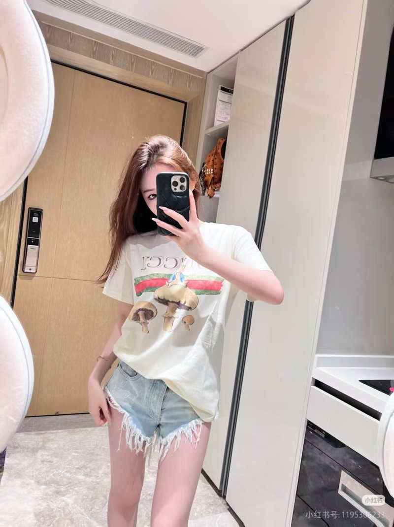 Gucci Cream Mushroom Graphic T-Shirt view