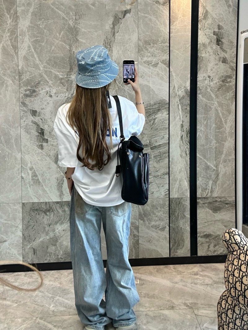 Louis Vuitton LV Monogram Print White T-Shirt view