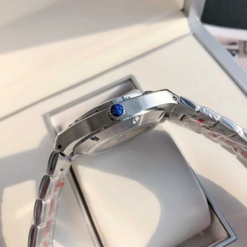 Vacheron Constantin Overseas 4500V Blue Dial Steel Watch view