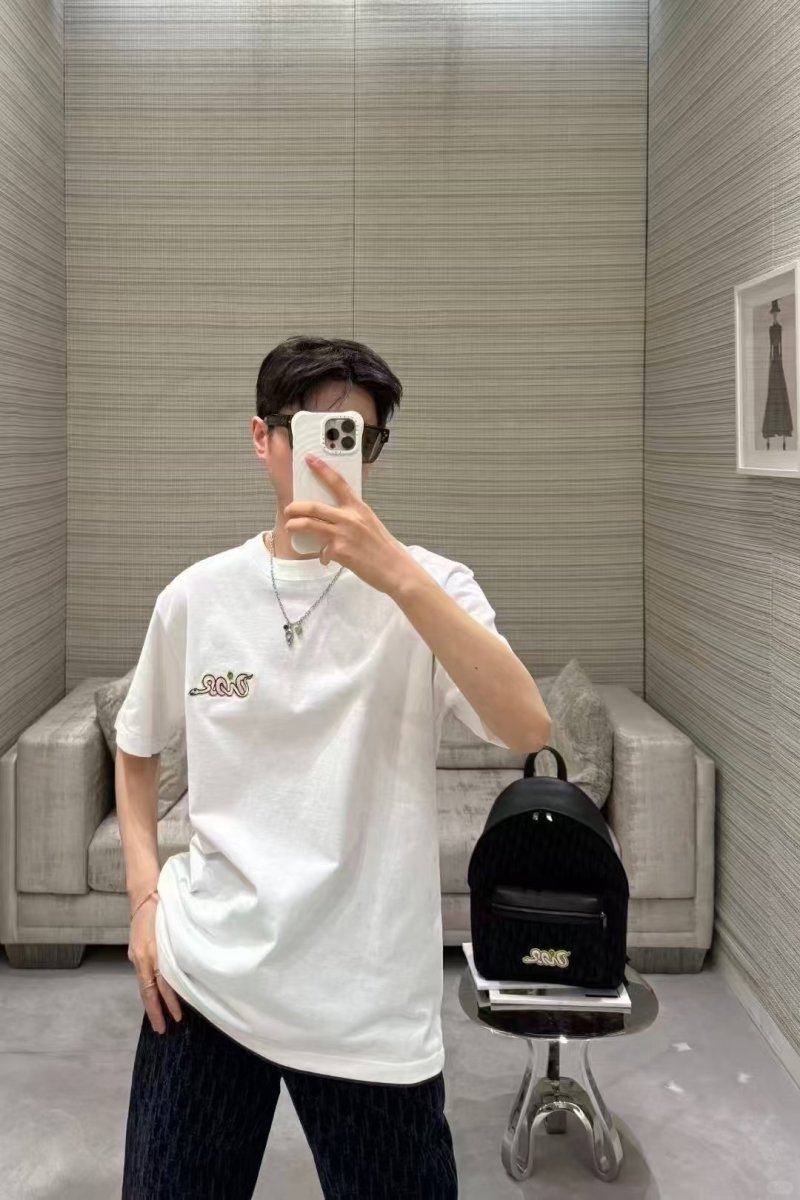 White Crew Neck Short Sleeve T-Shirt with Decorative Chest Graphic view