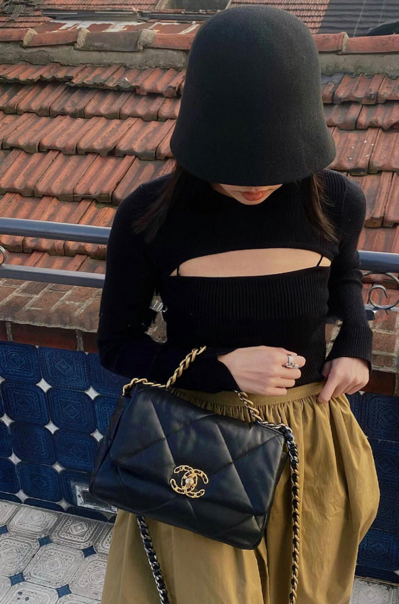 Chanel 19 Black Quilted Leather Crossbody Bag Gold Chain
