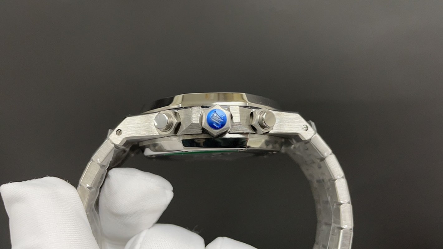 Audemars Piguet Royal Oak Panda Chronograph 41mm view