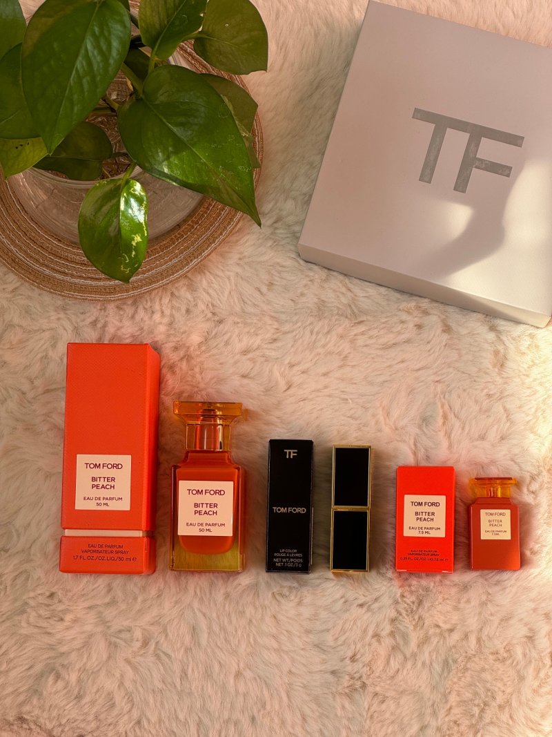 Tom Ford Bitter Peach Luxury Gift Set view
