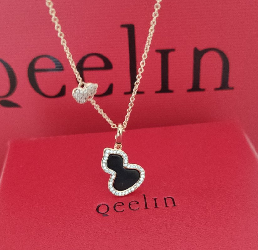 Qeelin Wulu Black Gourd Pendant Necklace Gold