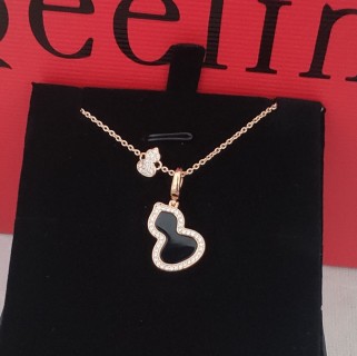 Qeelin Wulu Black Gourd Pendant Necklace Gold view 2