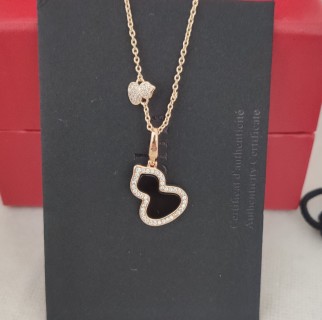 Qeelin Wulu Black Gourd Pendant Necklace Gold view 5