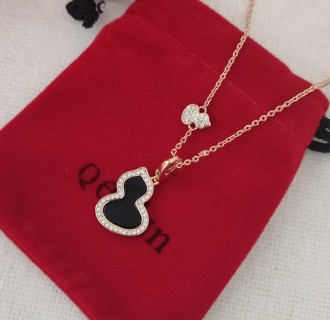 Qeelin Wulu Black Gourd Pendant Necklace Gold view 6