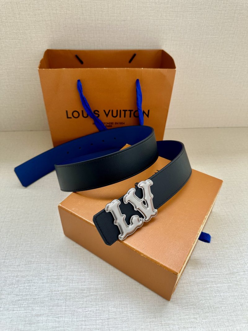 Louis Vuitton LV Ranch 4.0 Reversible Leather Belt Navy view