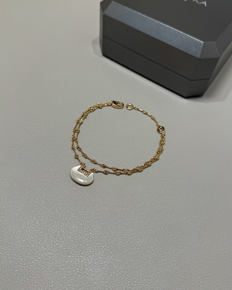 Yuyi Dual-Layer Mother-of-Pearl Charm Bracelet Gold