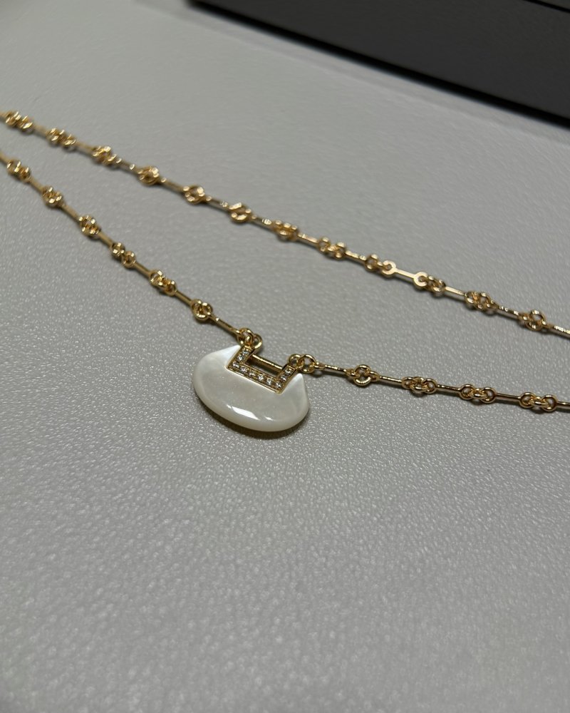 Yuyi Dual-Layer Mother-of-Pearl Charm Bracelet Gold view