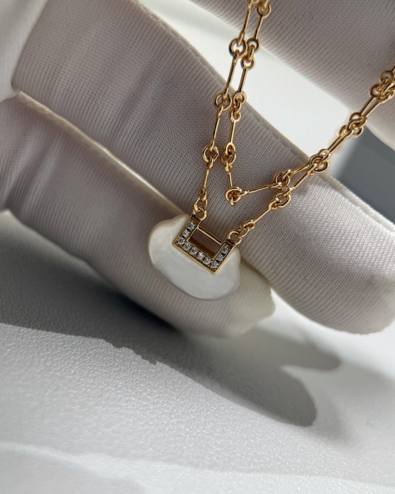Yuyi Dual-Layer Mother-of-Pearl Charm Bracelet Gold view