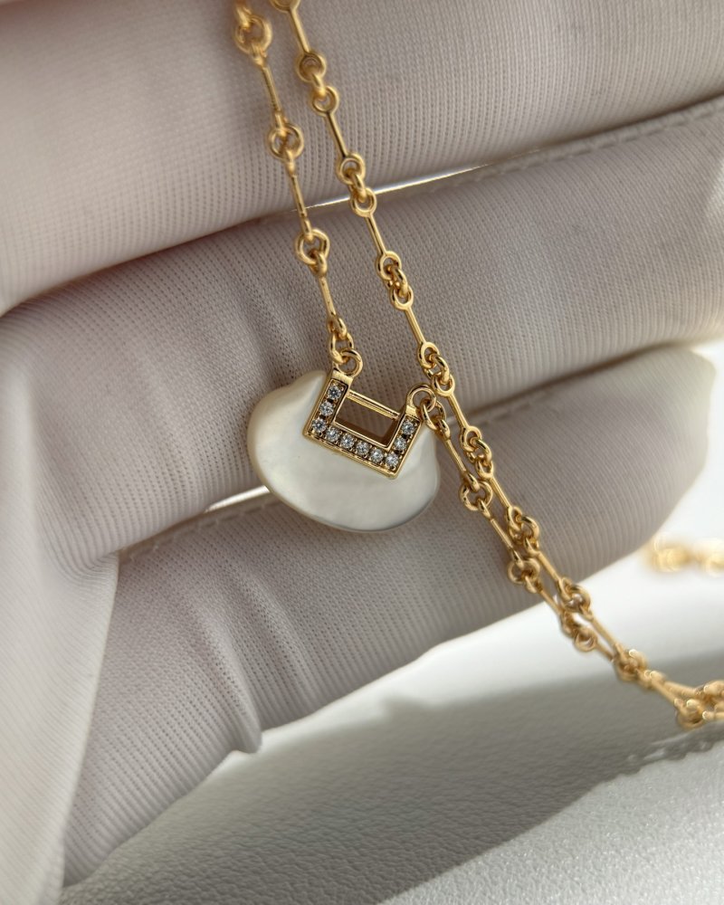 Yuyi Dual-Layer Mother-of-Pearl Charm Bracelet Gold view