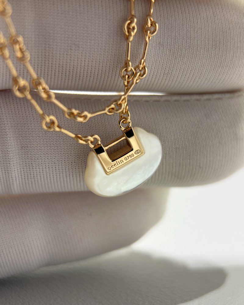 Yuyi Dual-Layer Mother-of-Pearl Charm Bracelet Gold view