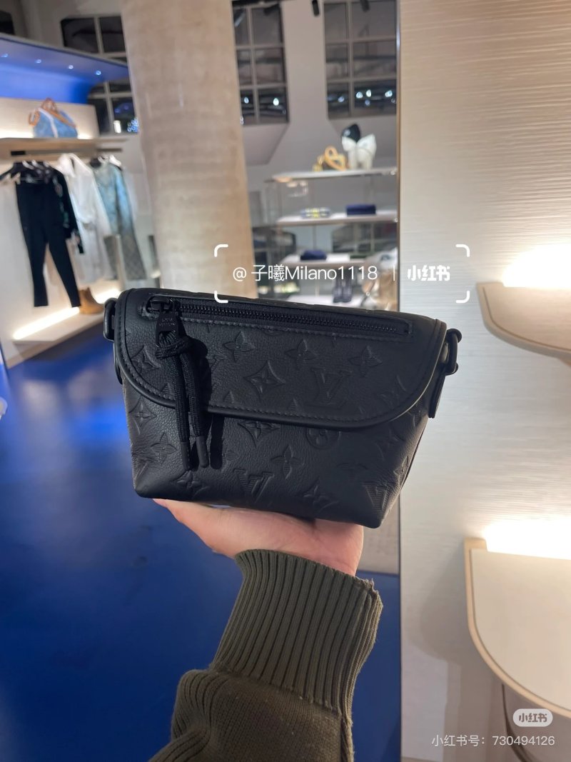 Louis Vuitton Monogram Empreinte Black Shoulder Bag view
