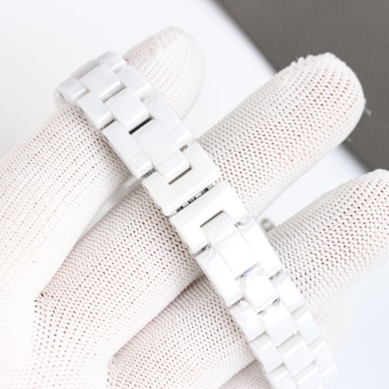 Chanel J12 33mm White Ceramic Automatic Watch view