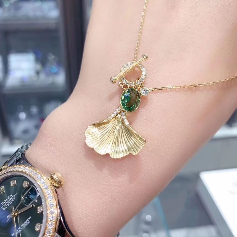 Swarovski Ginkgo Leaf Gold Crystal Green Pendant Necklace view