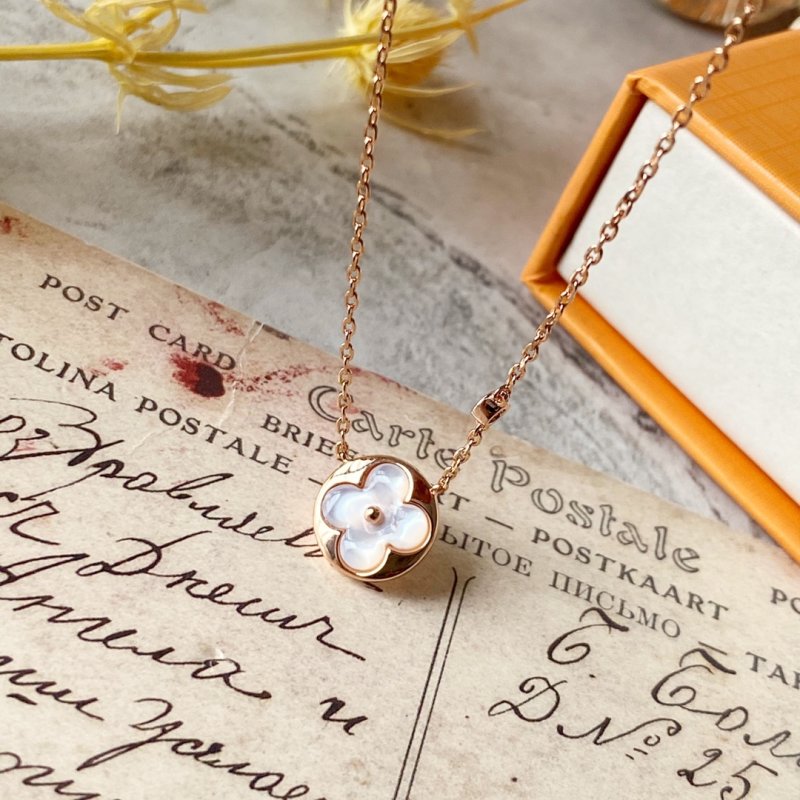 Louis Vuitton Round Mother-of-Pearl Flower Pendant Necklace Rose Gold view