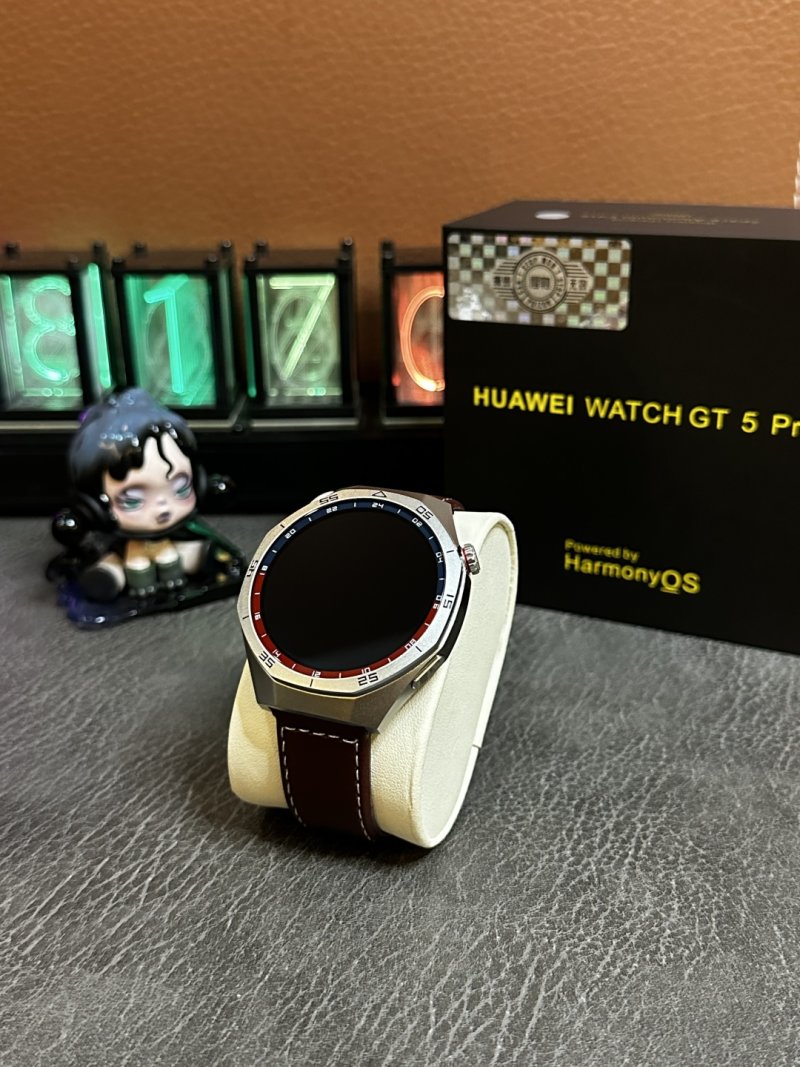 Huawei GT5 Pro Titanium Smartwatch Silver view